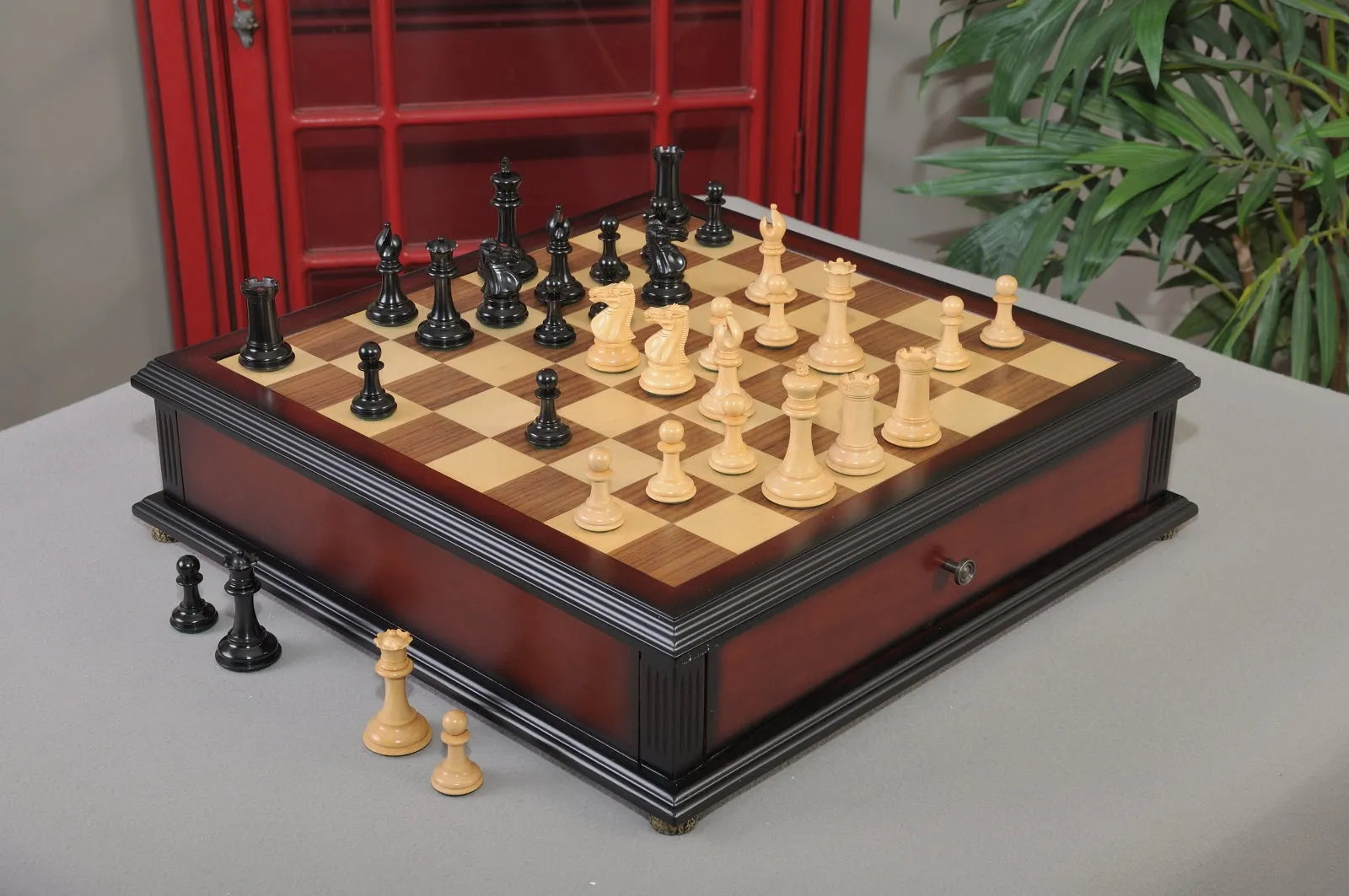 Collector Series Library Chess Set Board Combination – House of Staunton