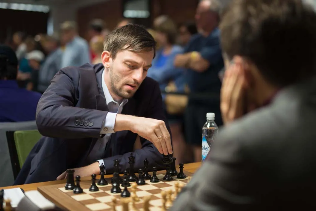 The 2015 Sinquefield Cup Commemorative Chess Set - Pieces Only - Picture 4 of 12