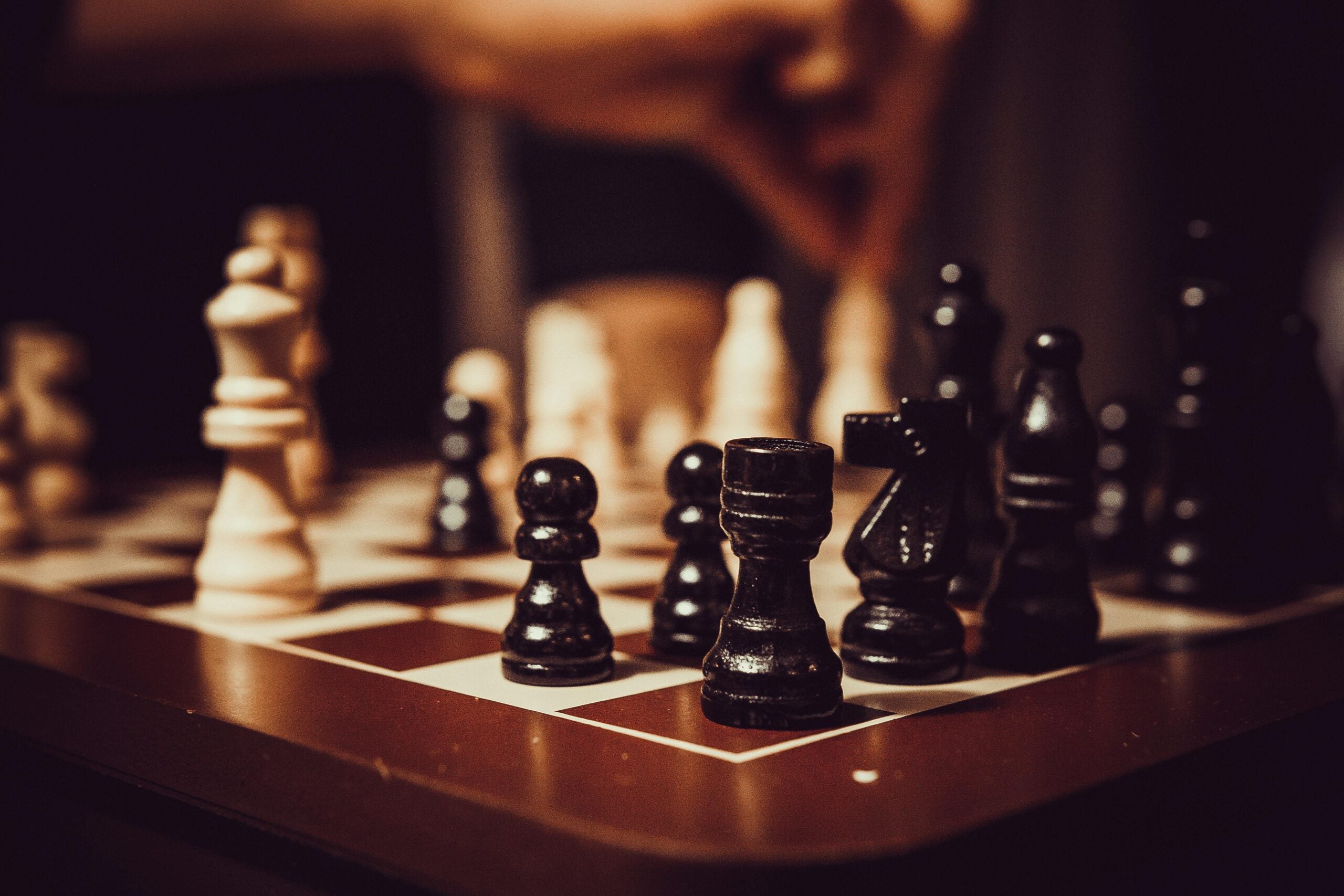 Tate Rook Chess The Ultimate Guide to The Rook Chess Piece – House of Staunton