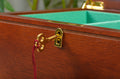IMPERFECT - MAHOGANY - LOGO - Premium Chess Box
