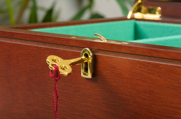 IMPERFECT - MAHOGANY - LOGO - Premium Chess Box