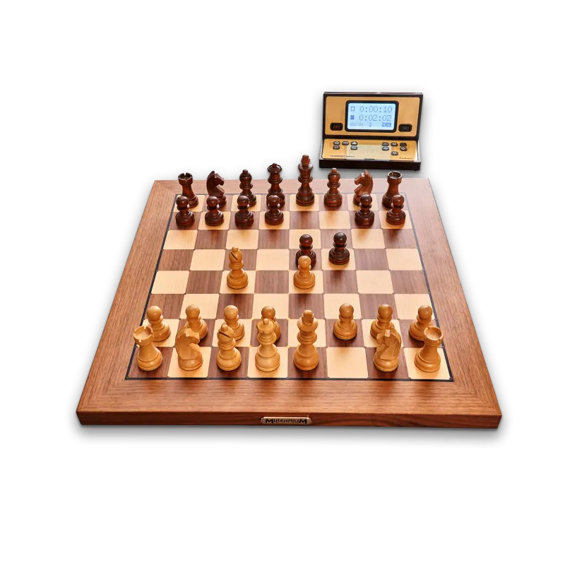m820_chess_board_with_pieces_w