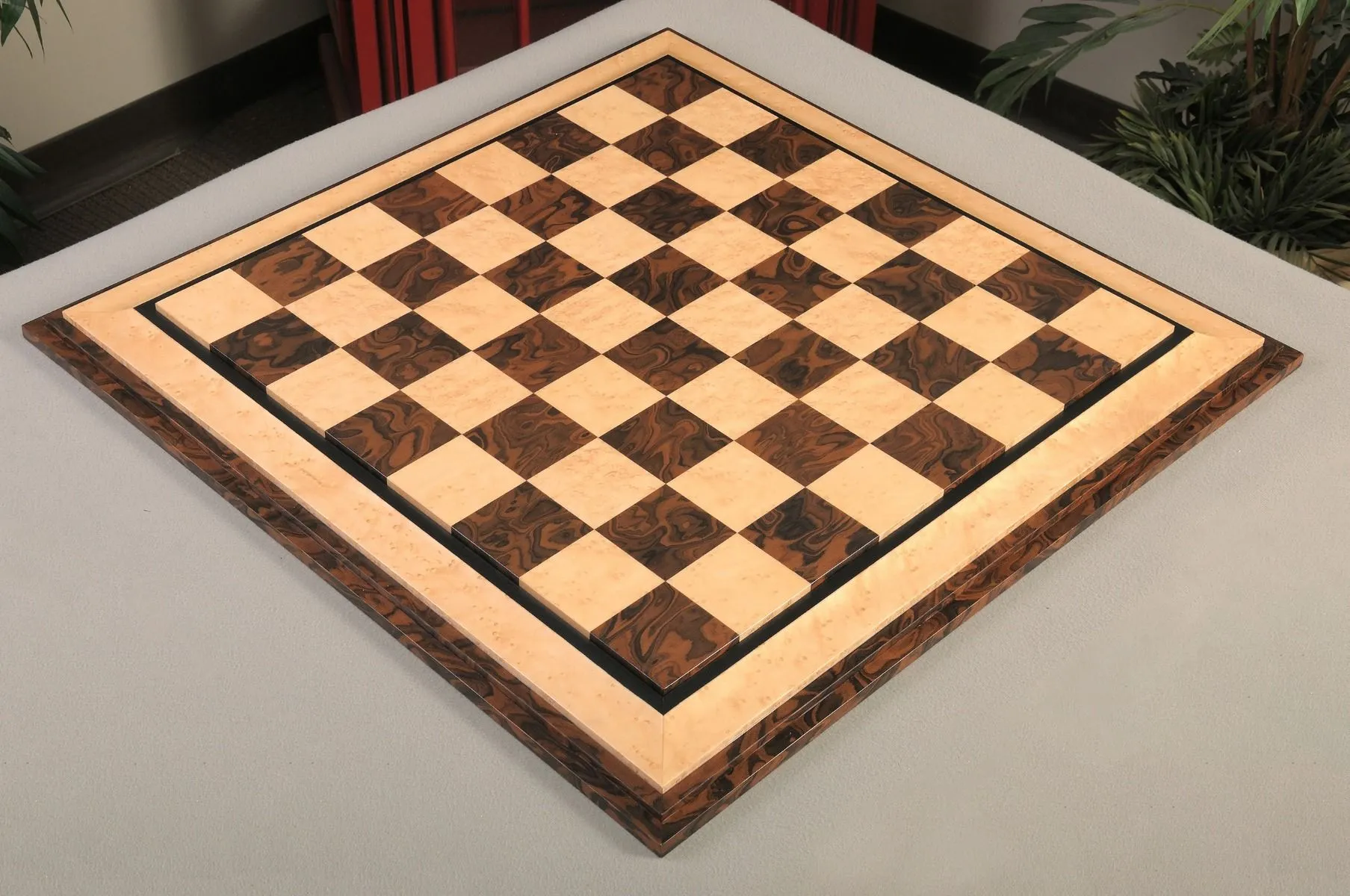 The Victoria Series Luxury Chess Table & Master Series Chess Pieces ,  American Maple & Golden Grain Rosewood , 2.5 Square