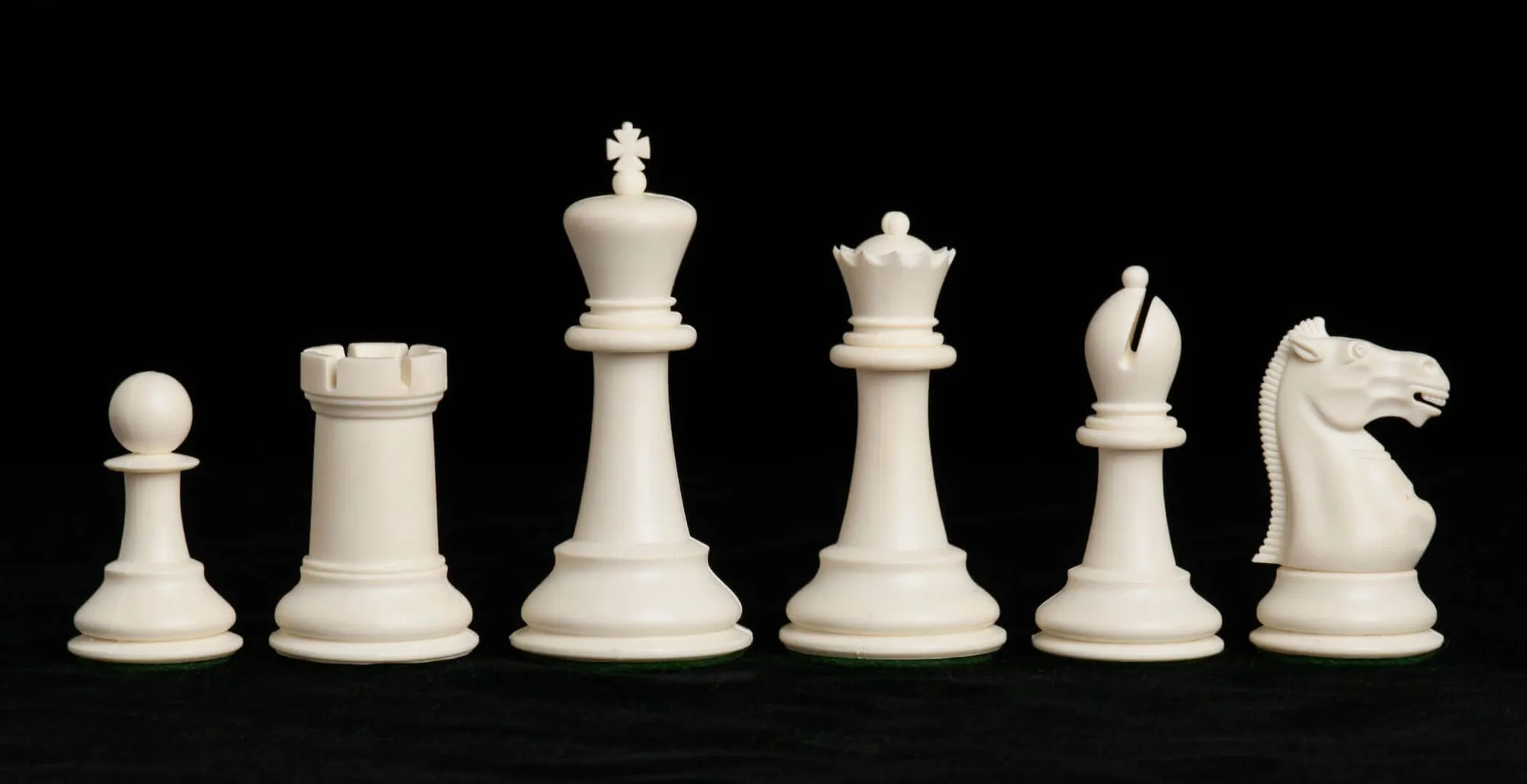 3.75 King Black & White Marshall Series Chess Set Weighted Plastic 