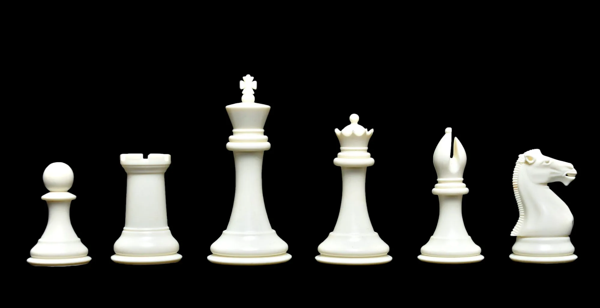 32/set chess pieces/plastic complete chessmen entertainment games black&whiyu 