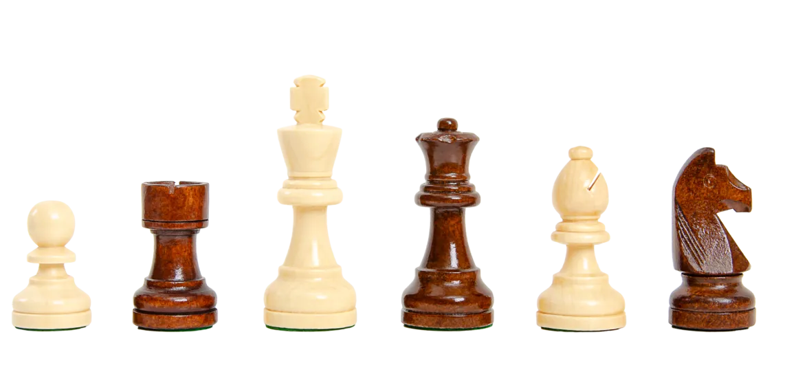 Chess Chivalry: Staunton Chess Pieces & Chessboards