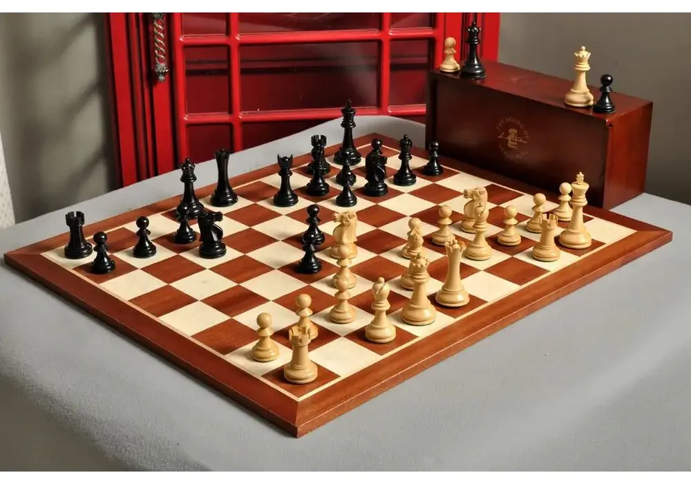 The Capablanca Chess Edition - Reykjavik II Series Chess Set and Board  Combination