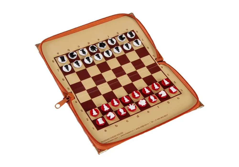 the house of staunton magnetic travel chess set board and pieces 